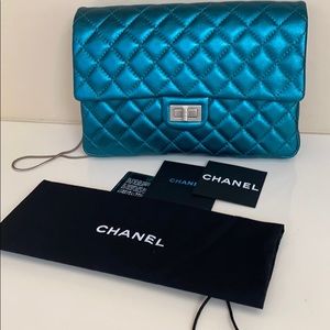 Sold🌸CHANEL Turquoise Metallic Reissue Clutch w/ Chain